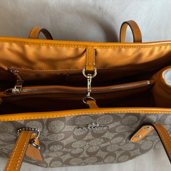 Coach Signature Canvas Drawstring Carryall with Matching Wallet - Picture 9 of 12